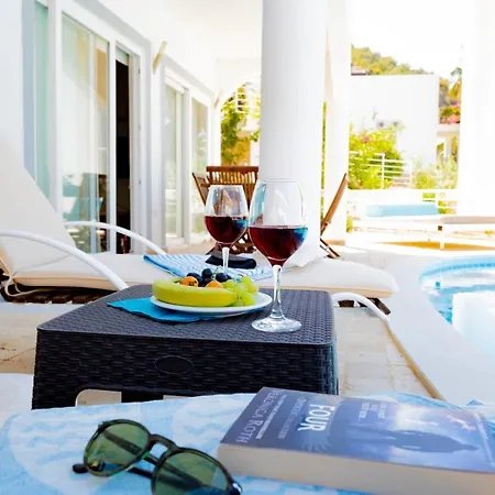Ayseguel Villa *